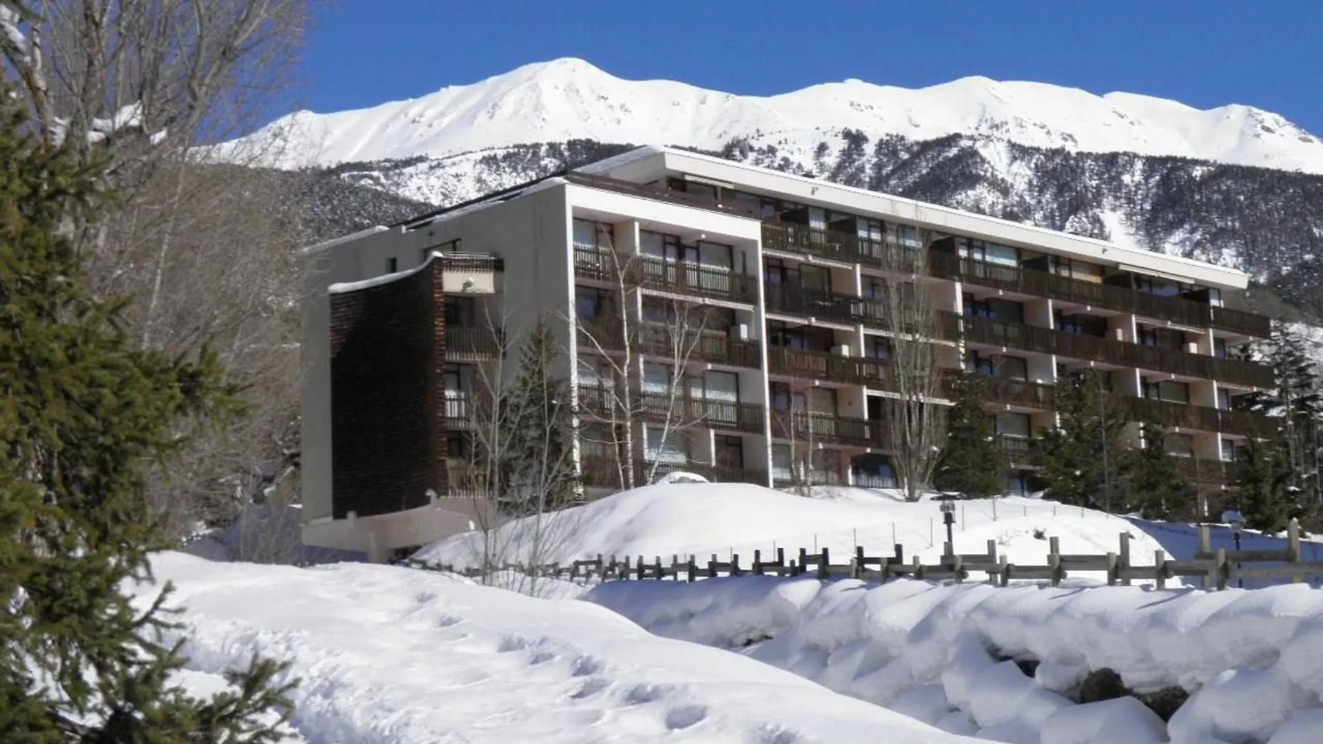 Appartement Studio Saint-Chaffrey , 1 pièce, 2 personnes - FR-1-330E-63 France